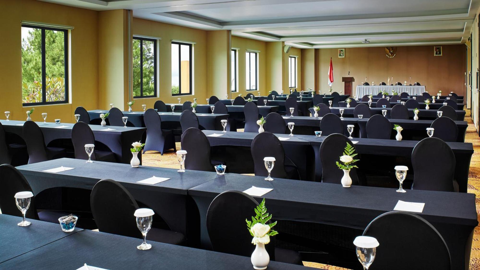 El Hotel Malang Dış mekan fotoğraf