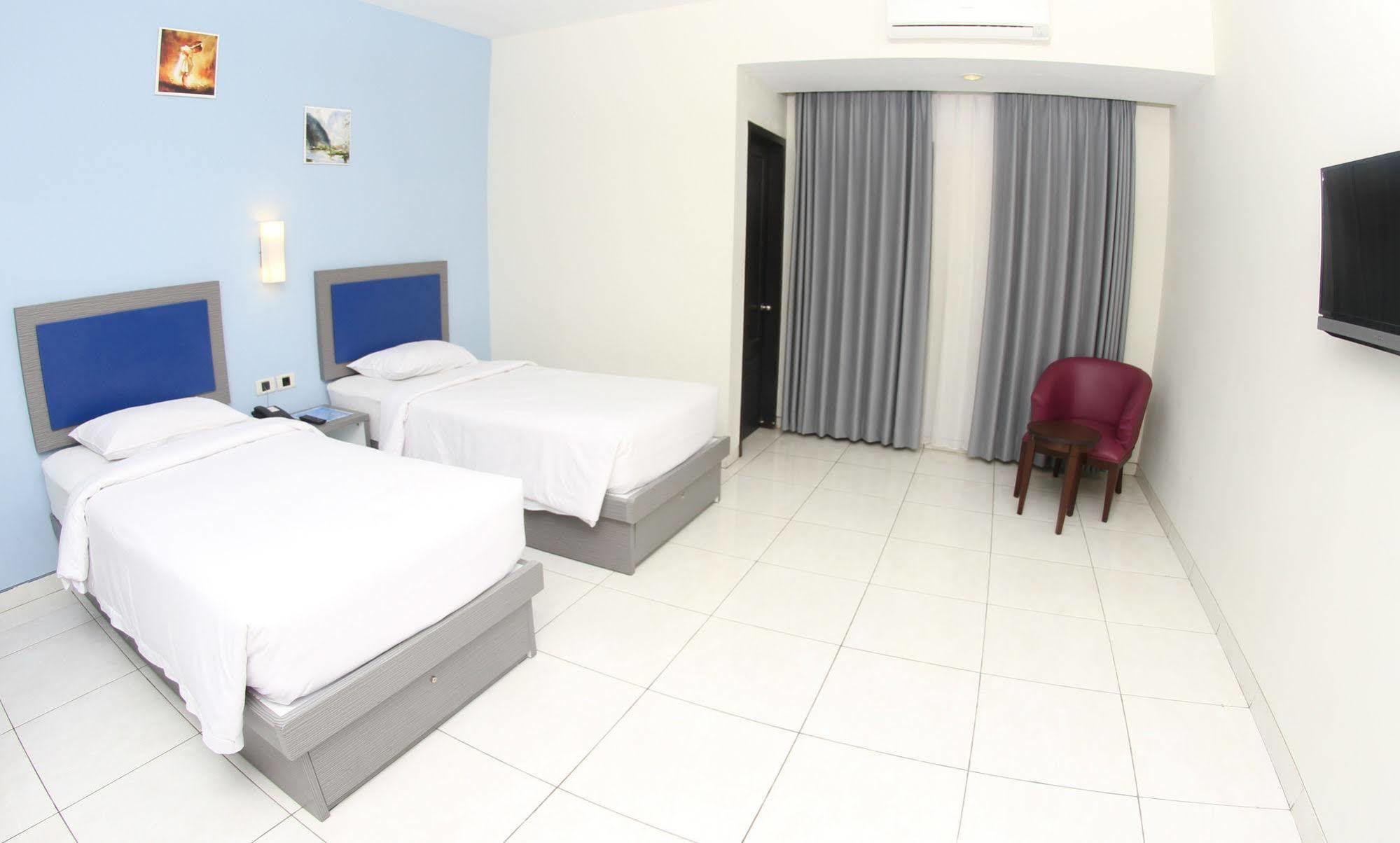 El Hotel Malang Dış mekan fotoğraf