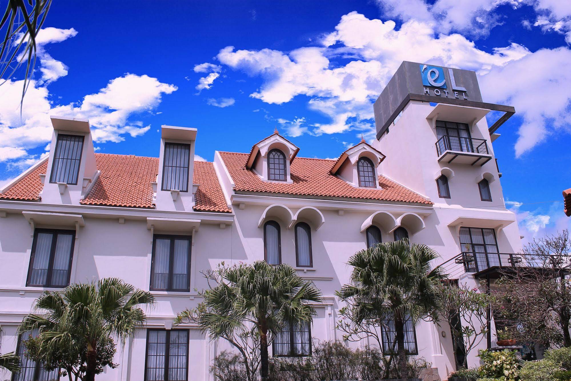 El Hotel Malang Dış mekan fotoğraf